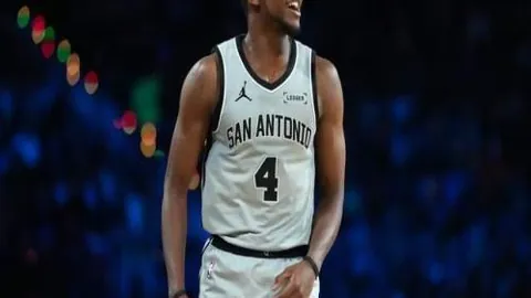 “4月18日CBA季后赛：辽宁VS深圳，赵继伟经典瞬间重温”